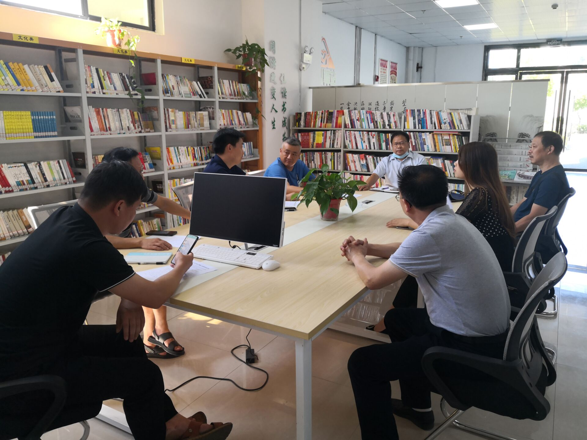 县人社局：全力保障企业用工