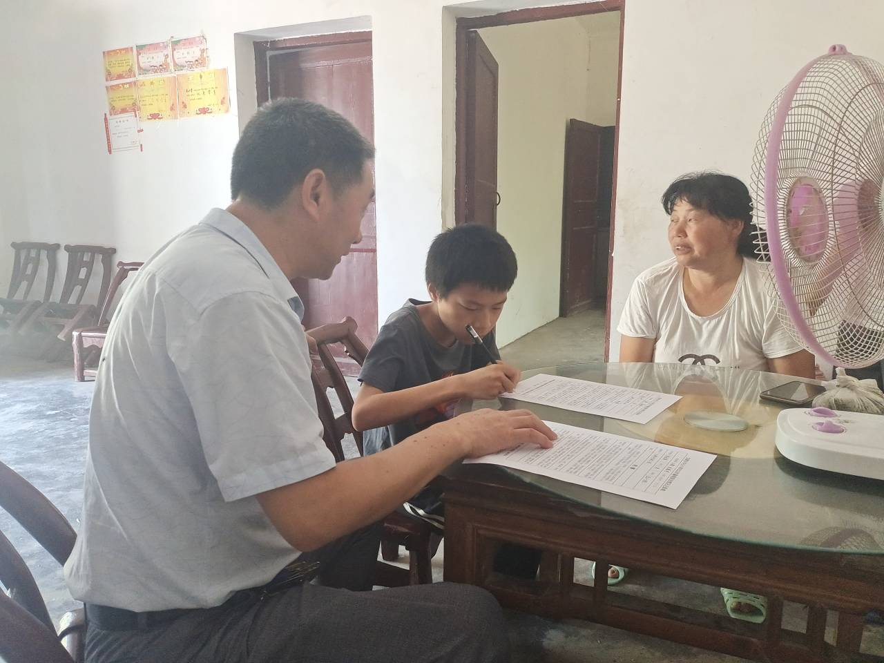 文峰广大教师开展“户户到 访万家”活动