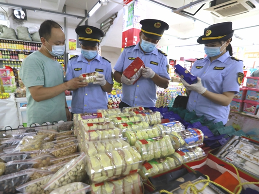 擂鼓市场监管所开展月饼专项检查