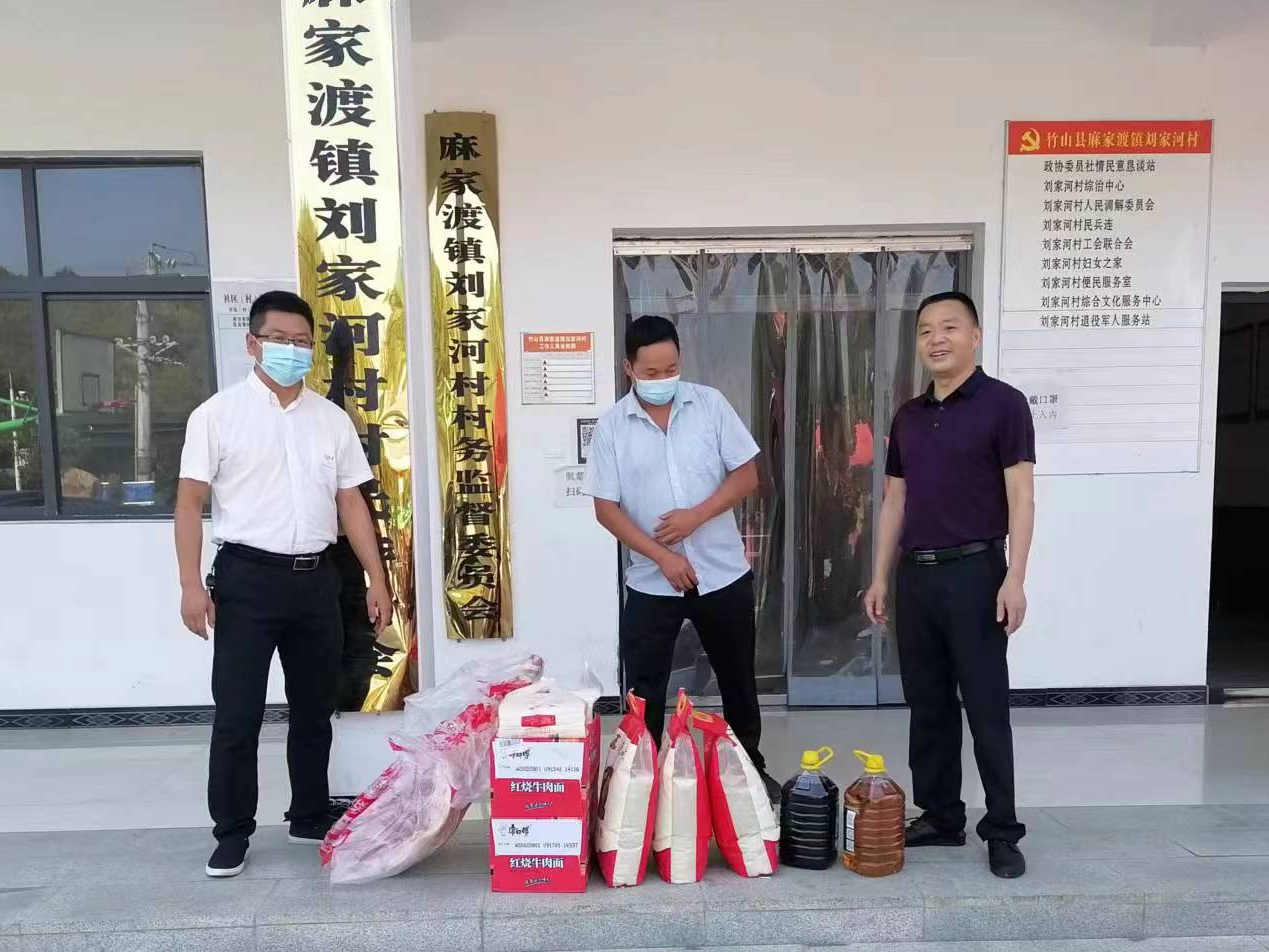县统计局：走访慰问乡村振兴包联村