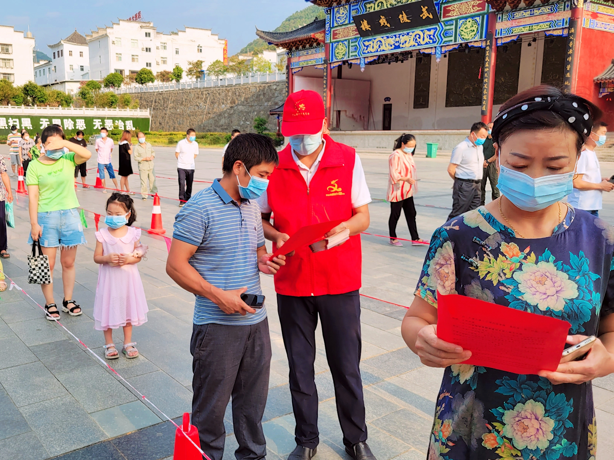 官渡镇：警民齐动员 反诈在宣传