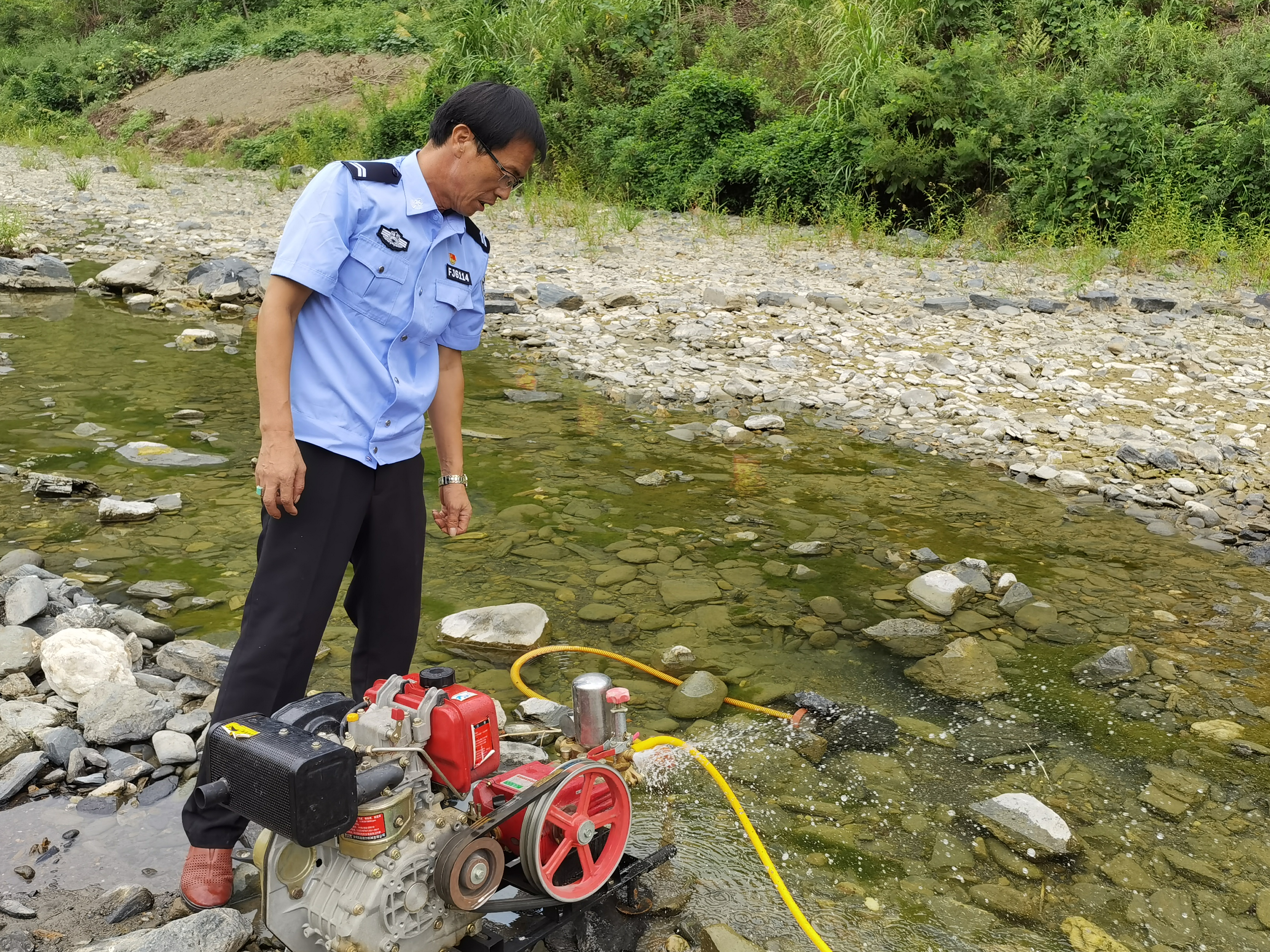 得胜镇：干群协力抗旱  保供水解民忧