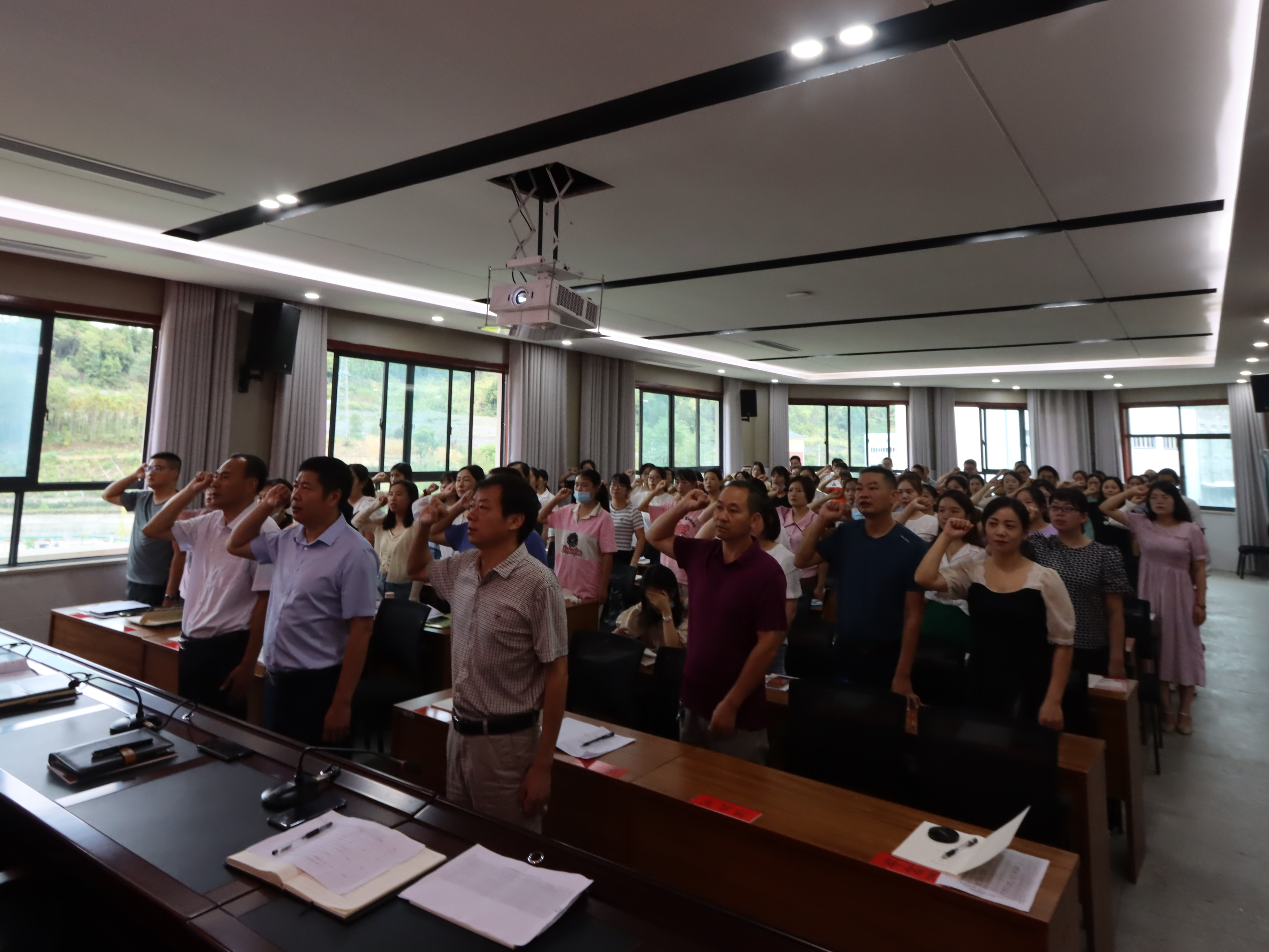 恒升小学：集中测试提师能 警示教育强师德