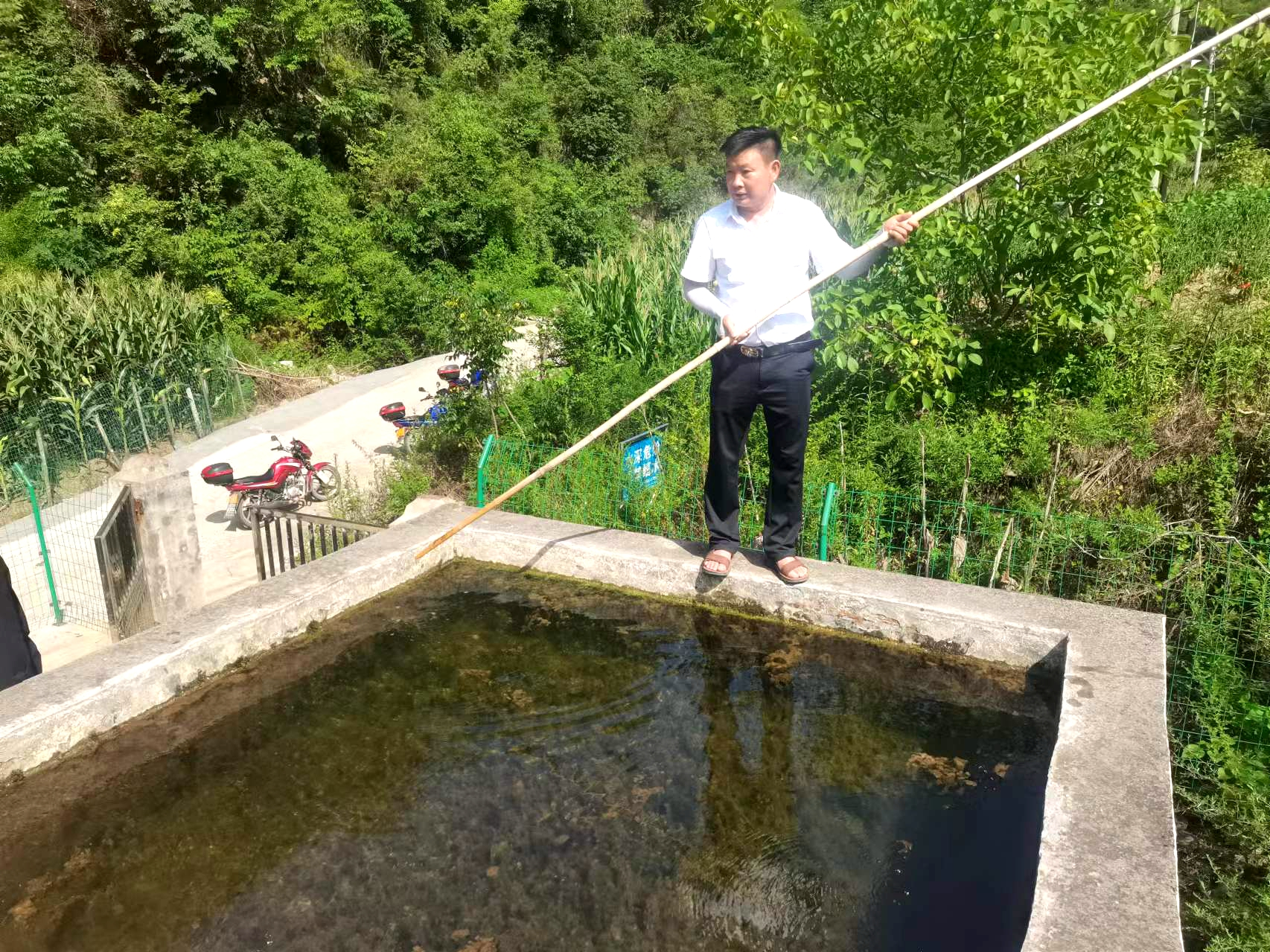县教育局：助农抗旱解民忧