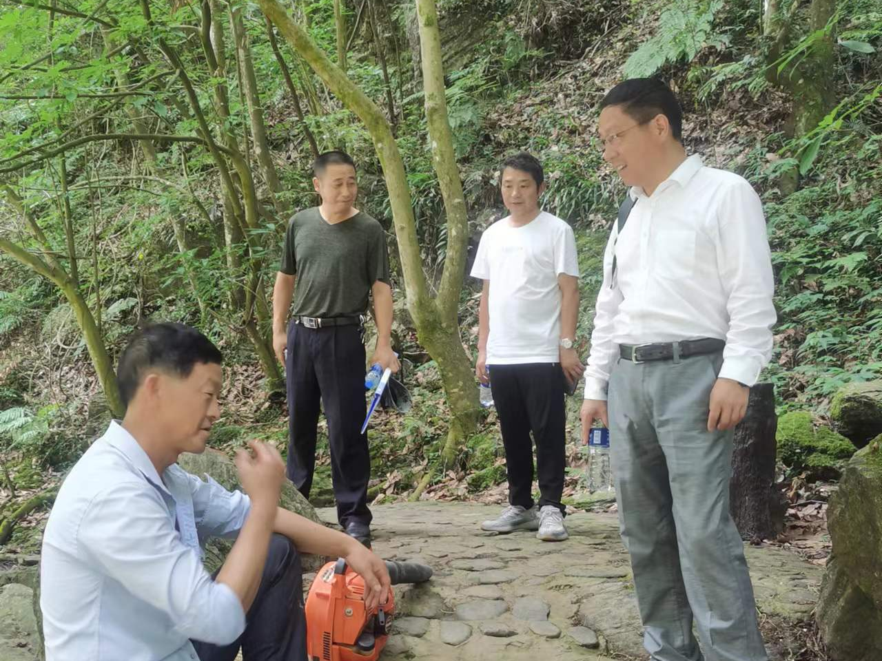 九女峰管理局多措并举严守森林防灭火“安全线”