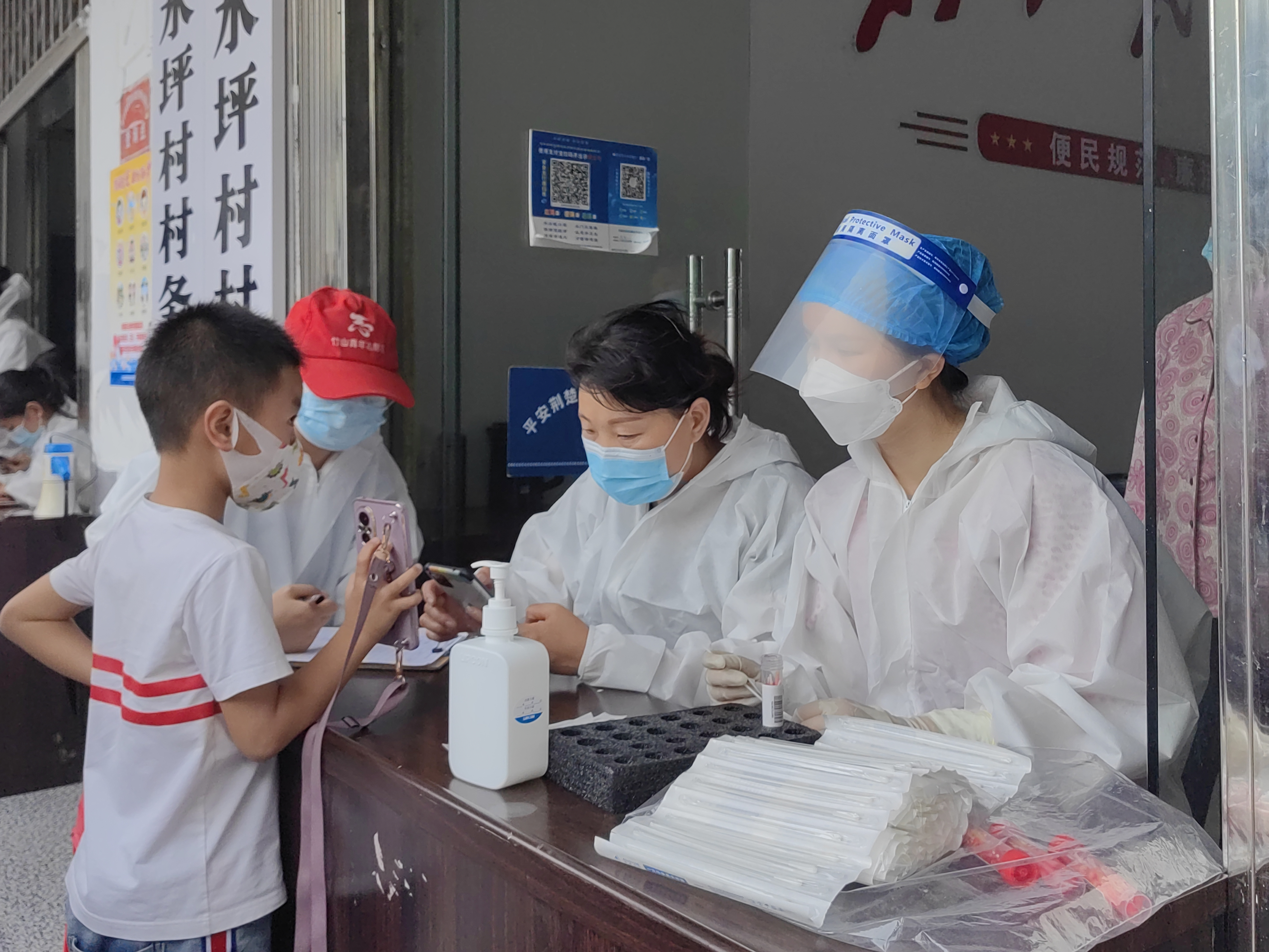 双台乡：无惧“烤”验  严守防控阵地