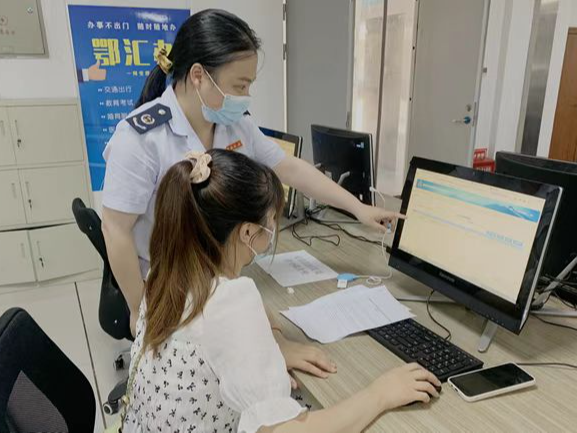 法律法规“开口说”  税收执法“理服人”