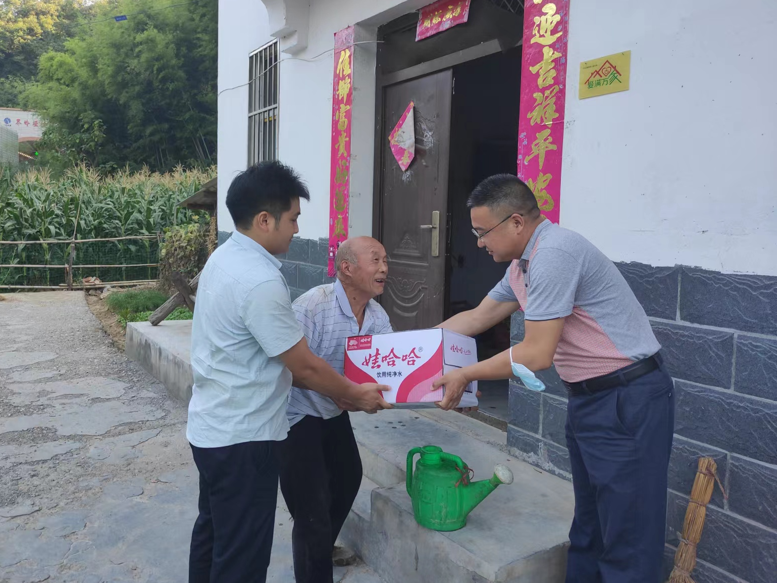 双台乡：送水上门解民忧
