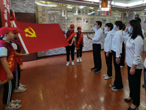 县移民服务中心：缅怀先烈 砥砺奋进