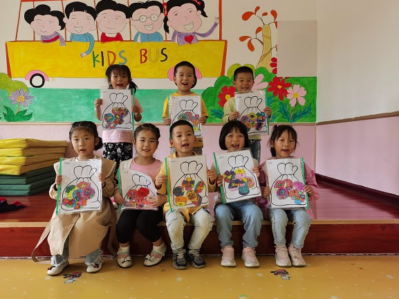 擂鼓镇护驾幼儿园：萌娃迎中秋