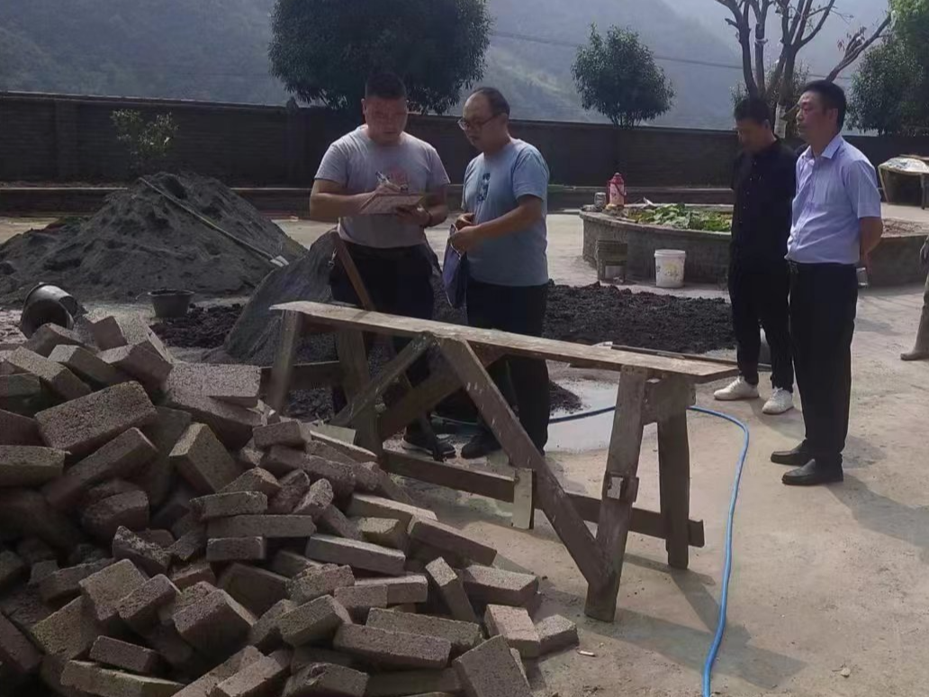 楼台乡依法拆除“两违”建筑