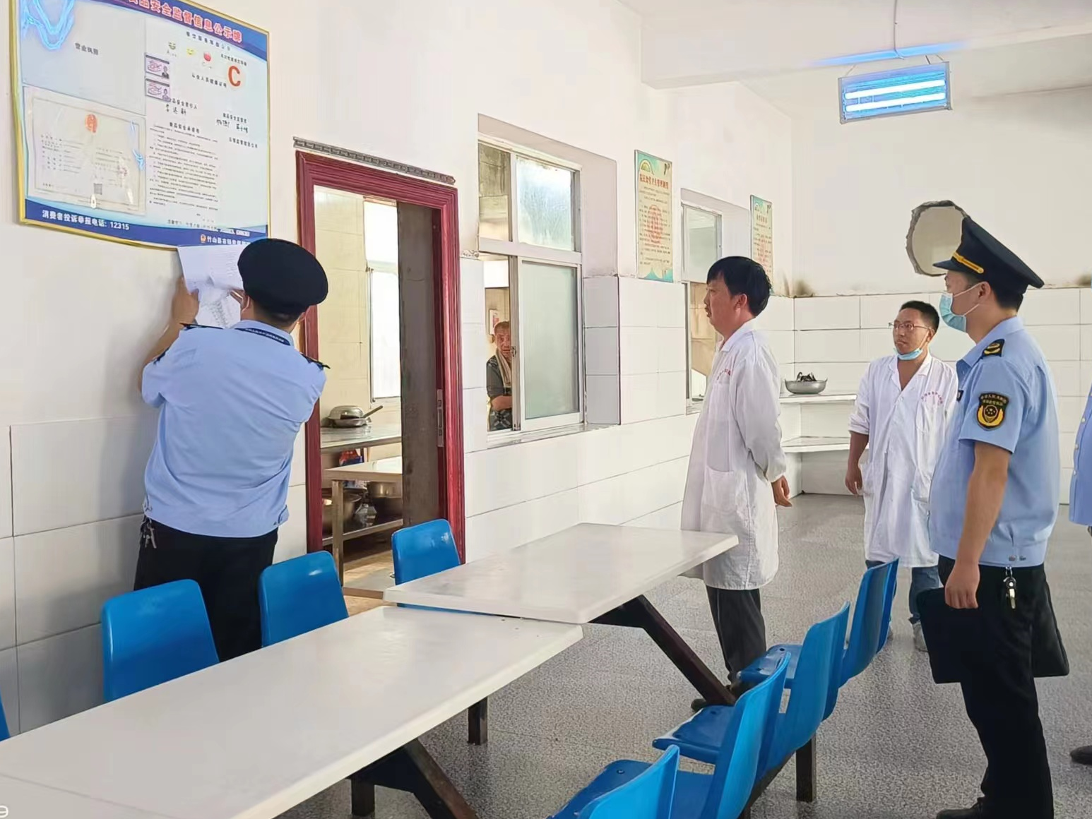 竹坪乡多措并举守护老人们舌尖上的安全