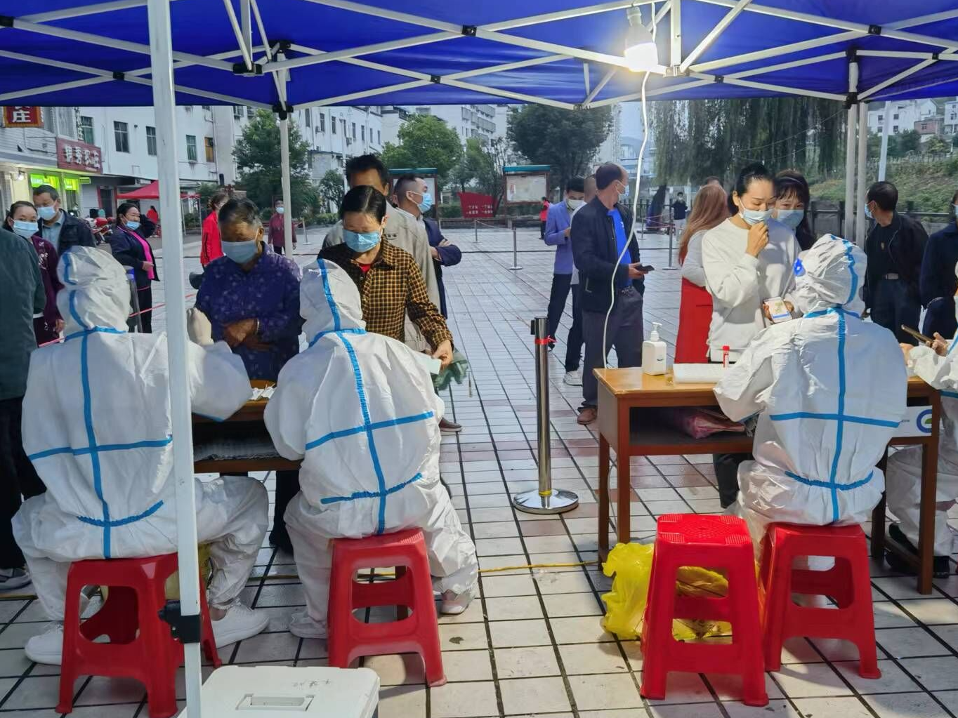 得胜镇：党建引领助力全员核酸检测