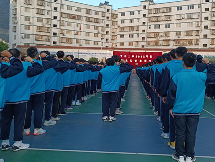 竹山二中：同上思政课 护航新学期