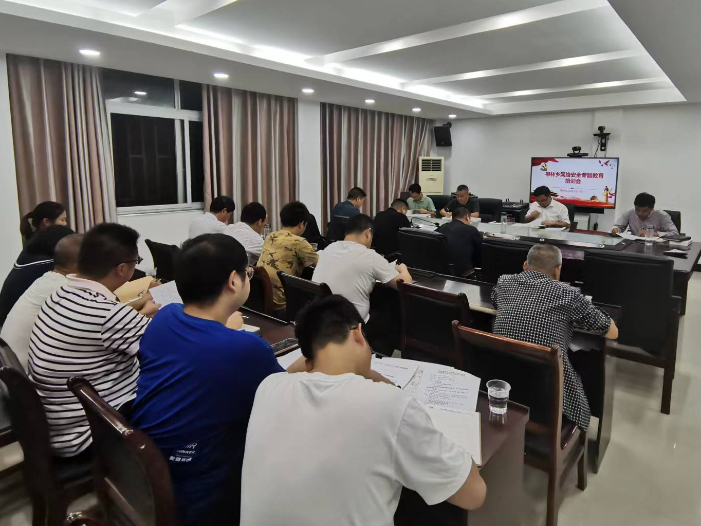 柳林乡：“夜学”助力年轻干部成长