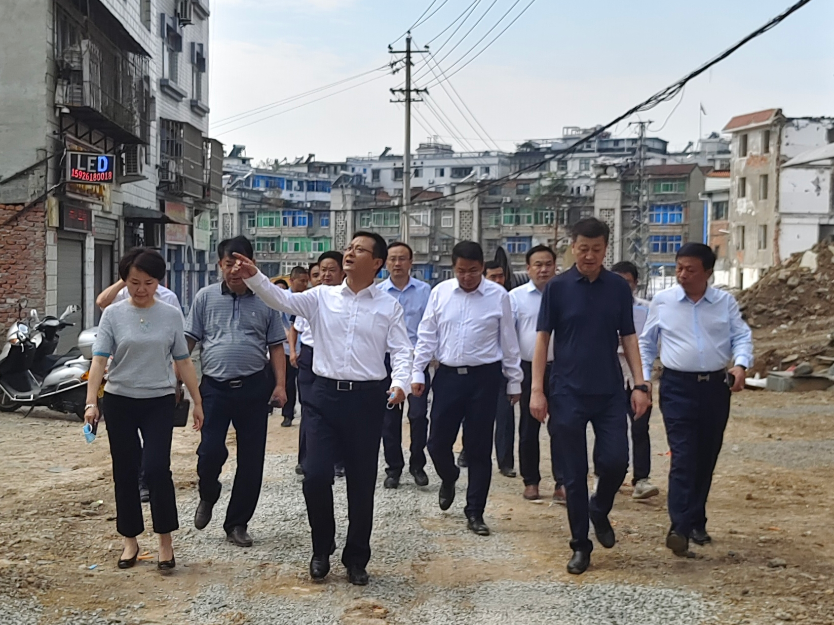 我县召开南山五福堂项目推进会