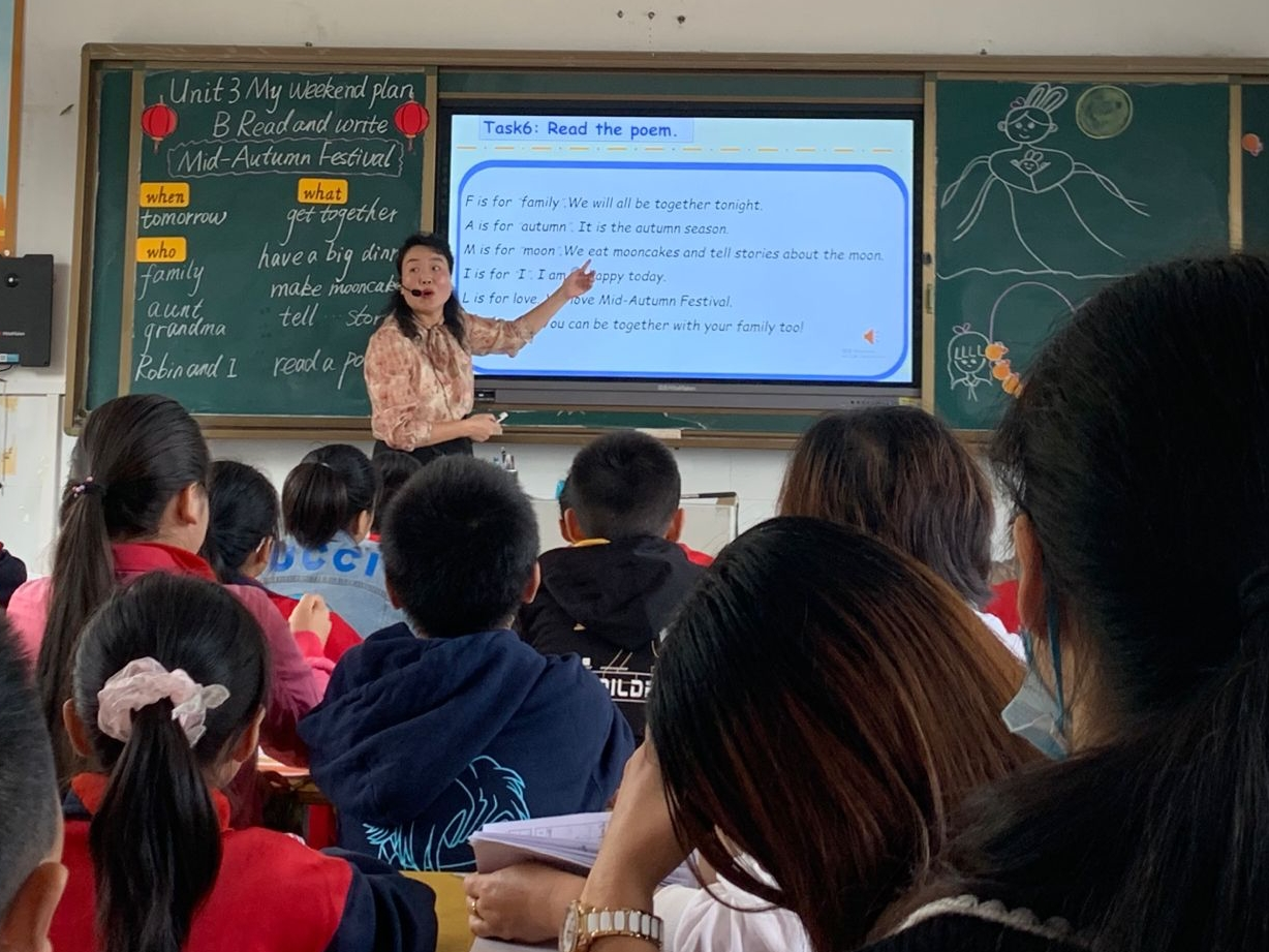 县教研室到施洋小学开展英语学科教研活动