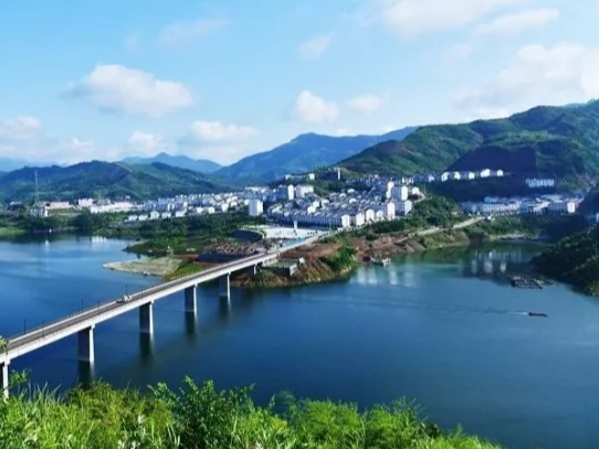 上庸镇磨滩村：“三着眼”为共同缔造蓄能增势