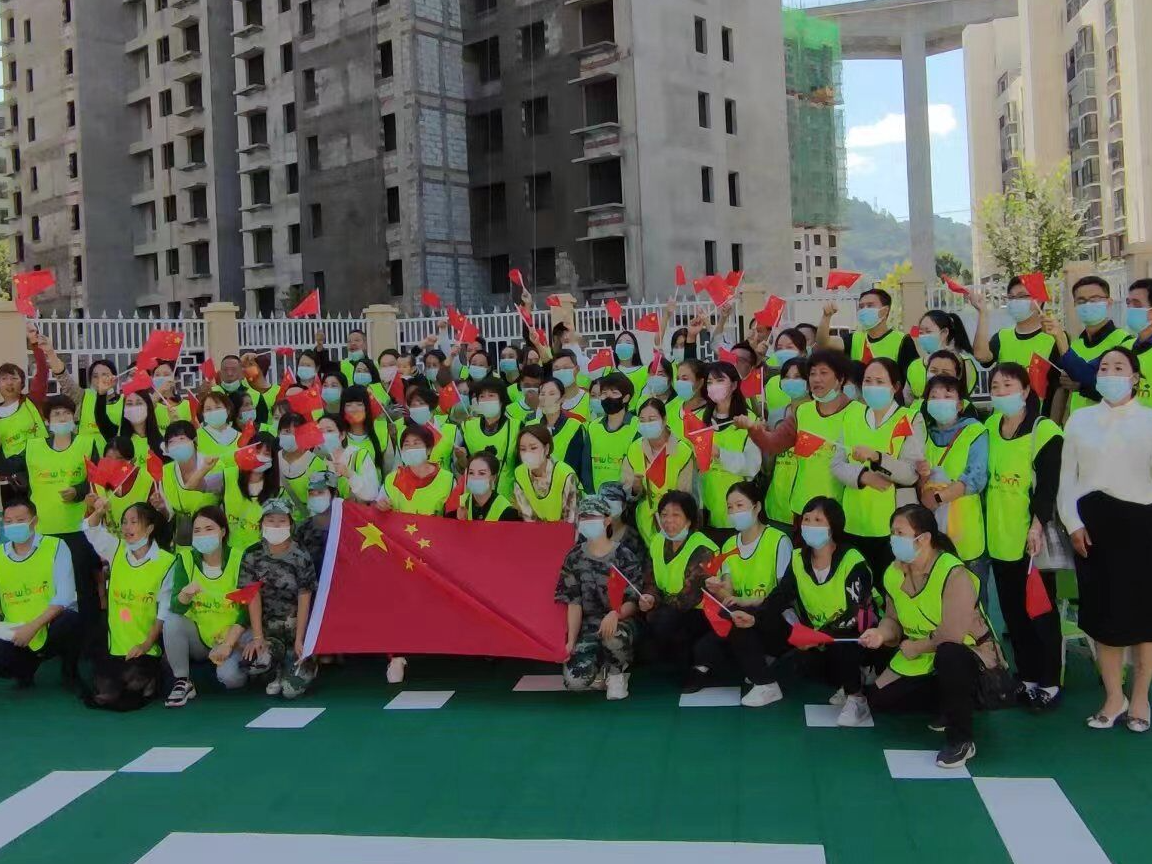 人之初幼儿园：亲子课堂欢乐多