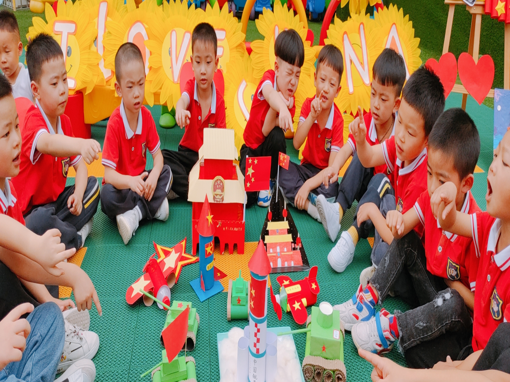 花城幼儿园开展系列活动迎国庆