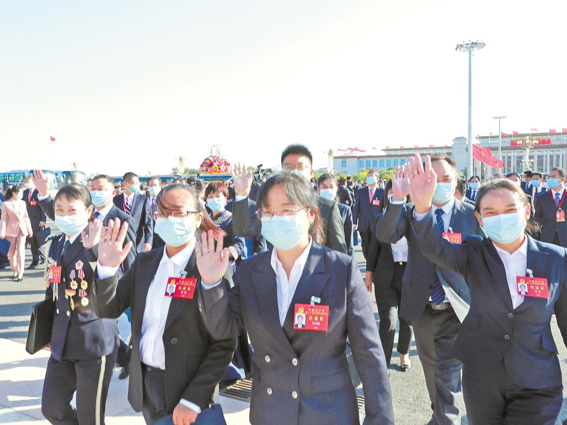 篤行不怠，打開事業(yè)發(fā)展新天地——湖北代表團(tuán)參加黨的二十大開幕會(huì)側(cè)記