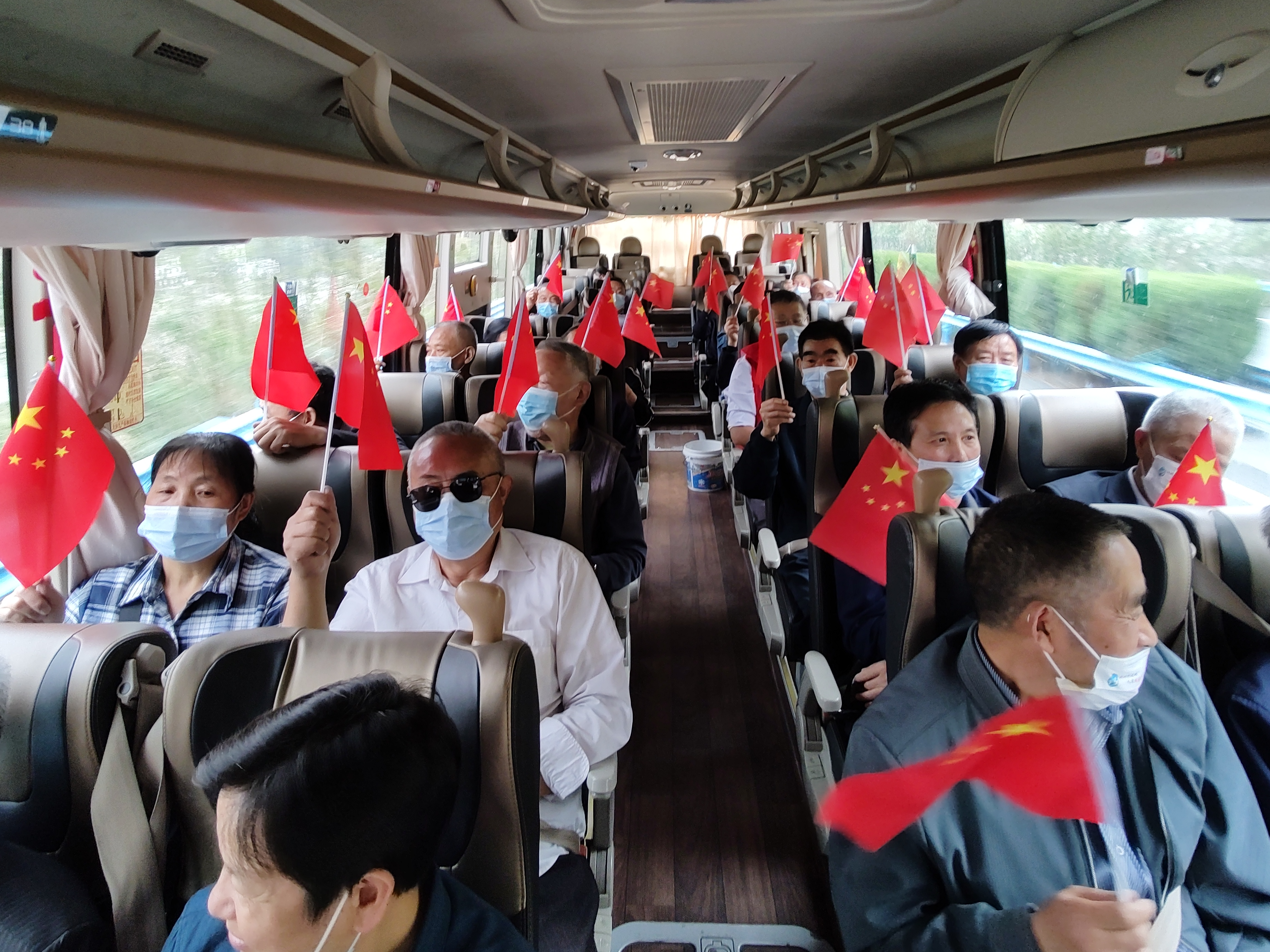 县民政局组织老干部开展“喜迎二十大 欢庆重阳节”主题活动