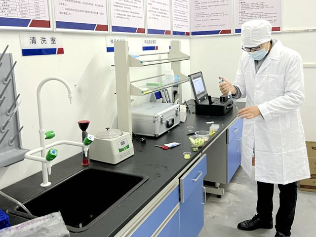 擂鼓镇小学认真守护师生舌尖上的安全