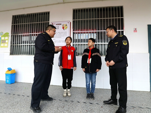 县市场监督管理局开展教育收费专项检查