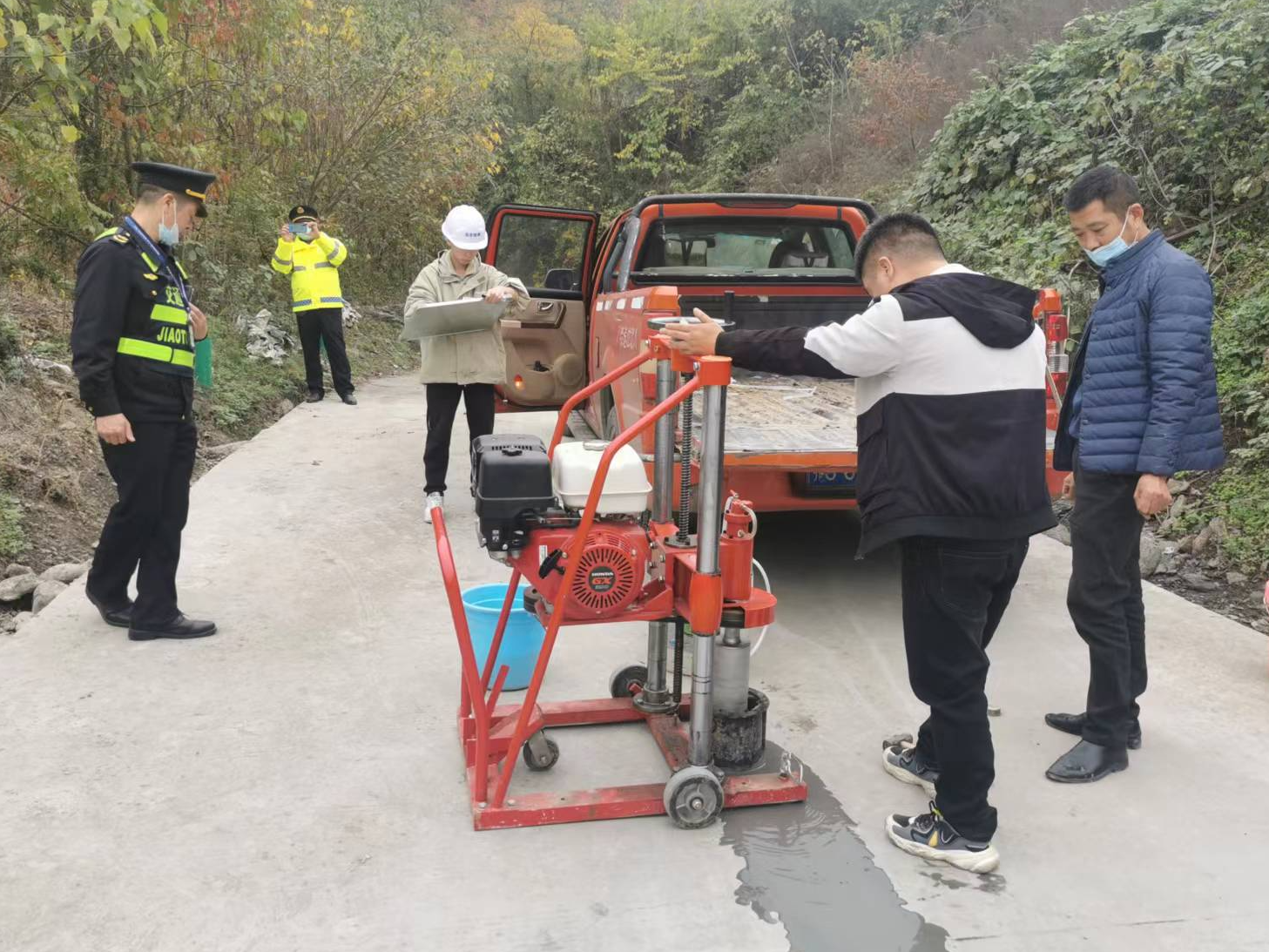 县交通运输执法大队“亮剑”交通在建工程