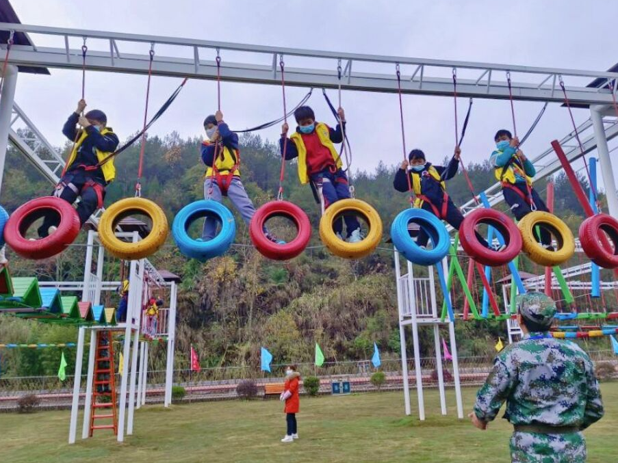 双台乡中心学校组织学生开展校外实践活动