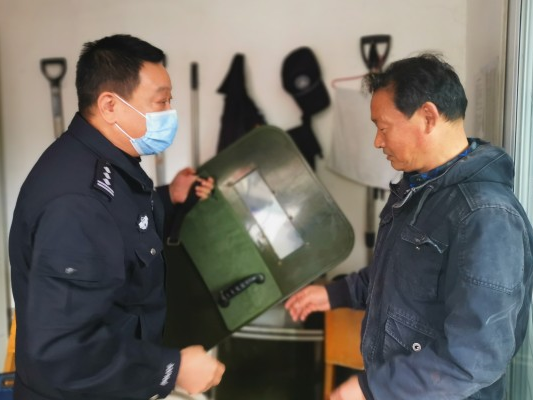 县公安局检查指导竹山二中反恐防暴工作