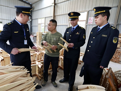 官渡木椅走四方