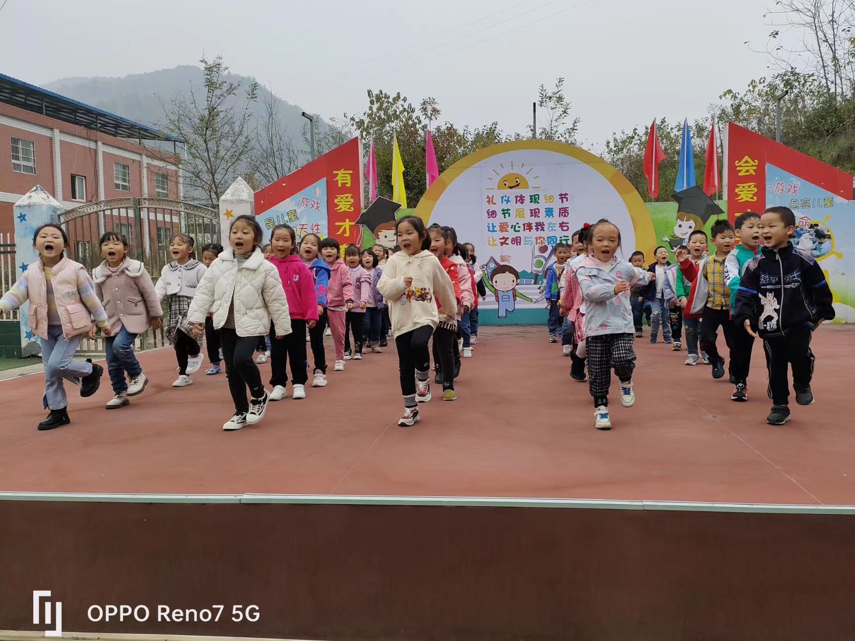 得胜中心幼儿园：多彩艺术活动 促学生特长发展