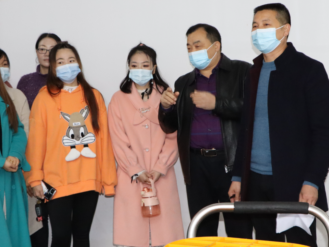 溢水小学家校共建促发展