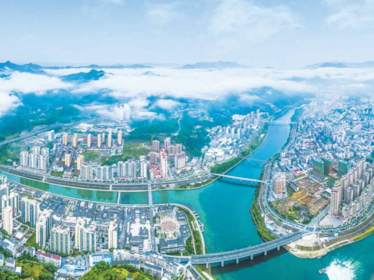 县委常委会（扩大）会议暨县四大家领导联席会议召开