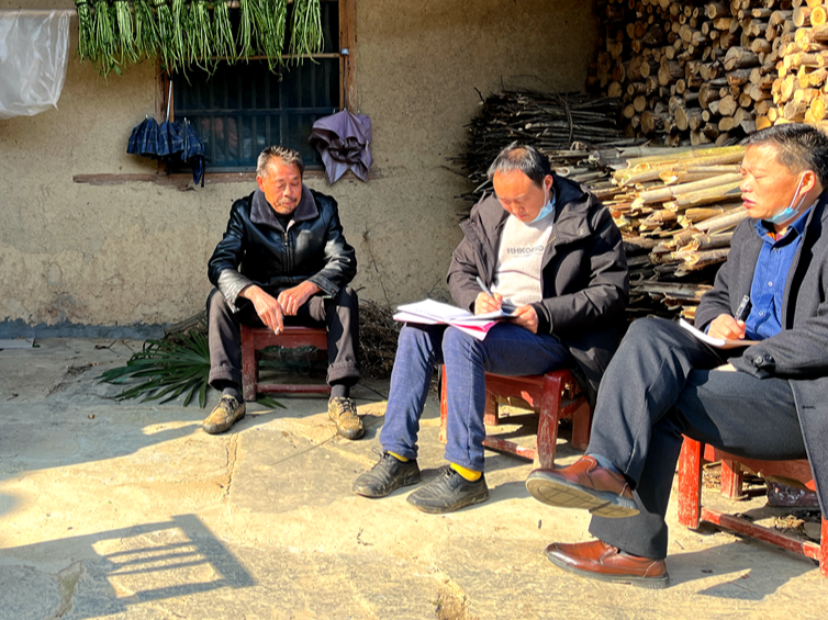 竹坪乡：暖冬关爱生态护林员