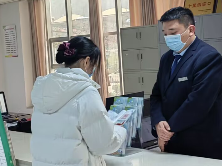 县行政审批局“跨省通办”解民忧