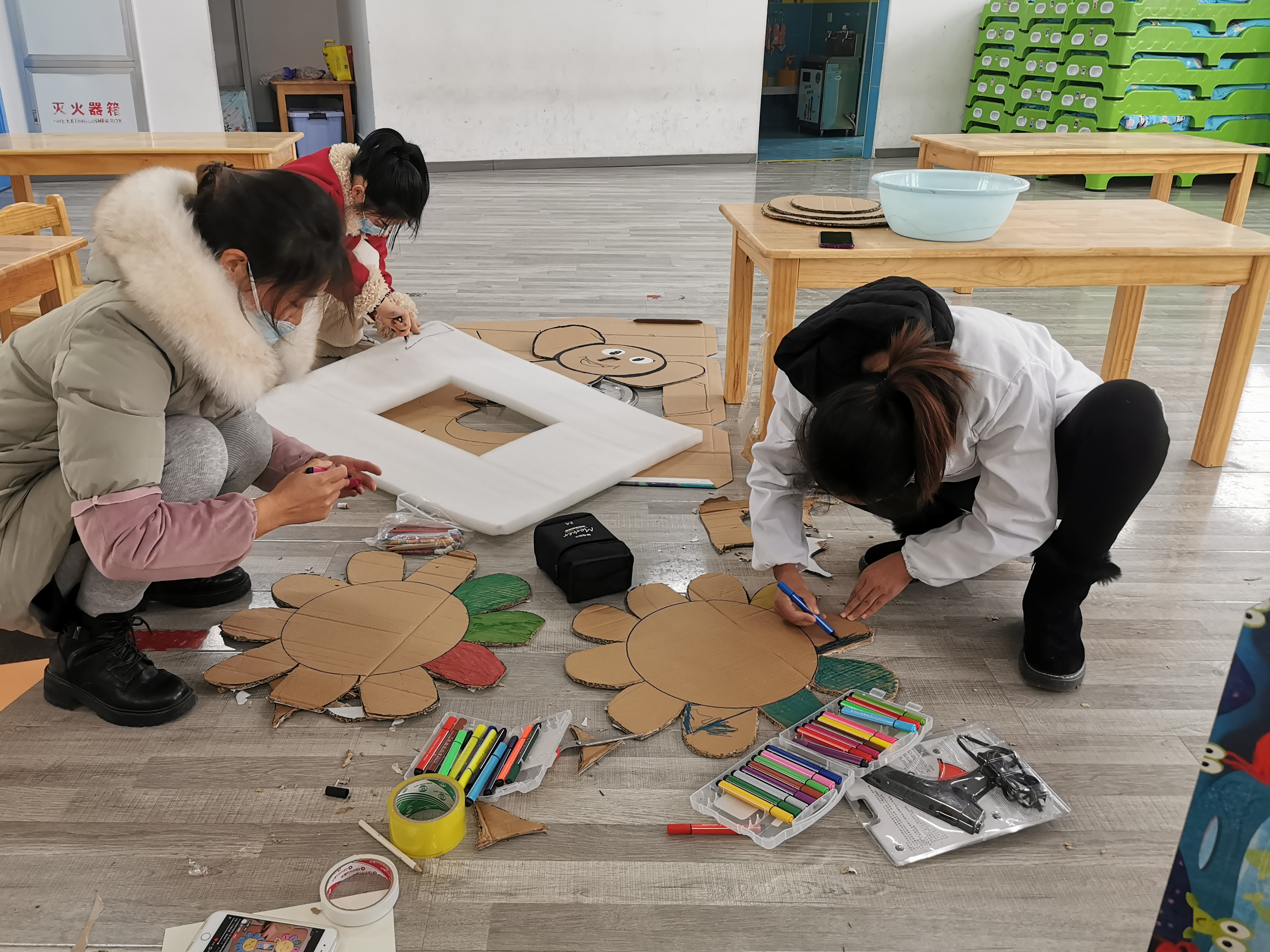 潘口乡中心幼儿园开展自制玩教具活动