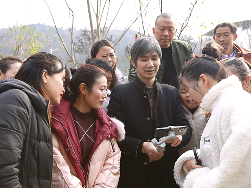 擂鼓镇西河村：农民进“学堂”  用心学电商