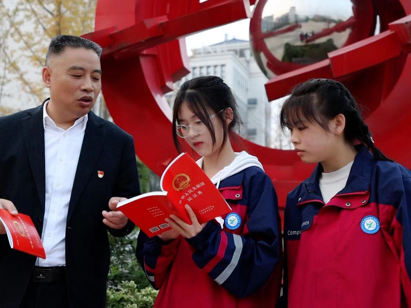 县职业技术集团学校获十堰市首届新时代“最美普法集体”提名奖