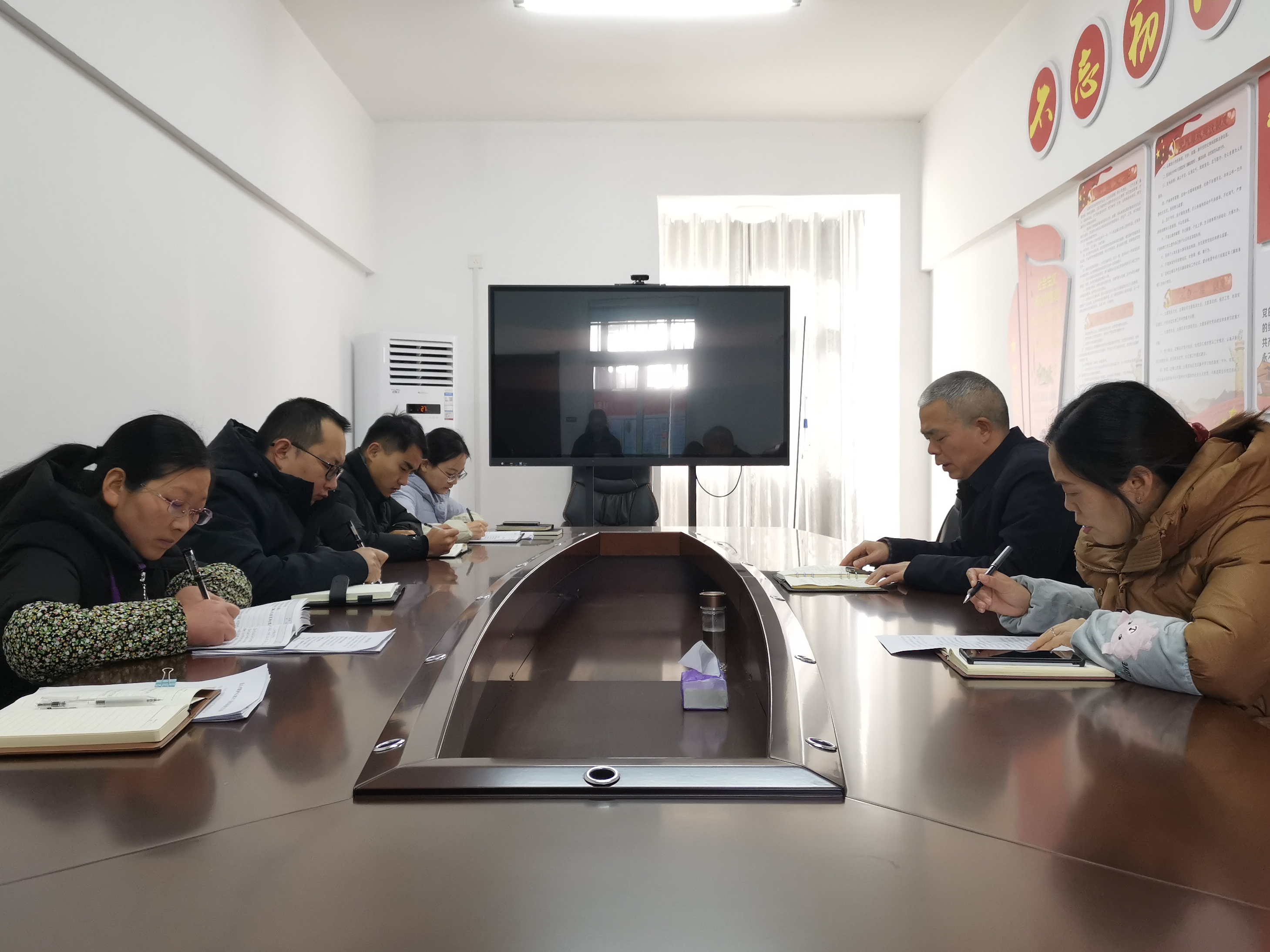 县人才服务中心召开节后“收心会”