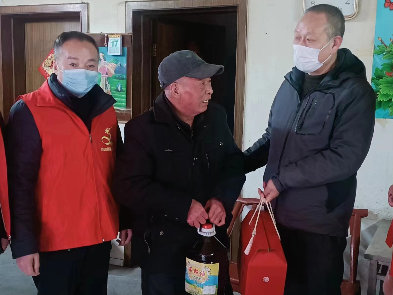 城西社区：新年温暖送上门 独居老人不孤单