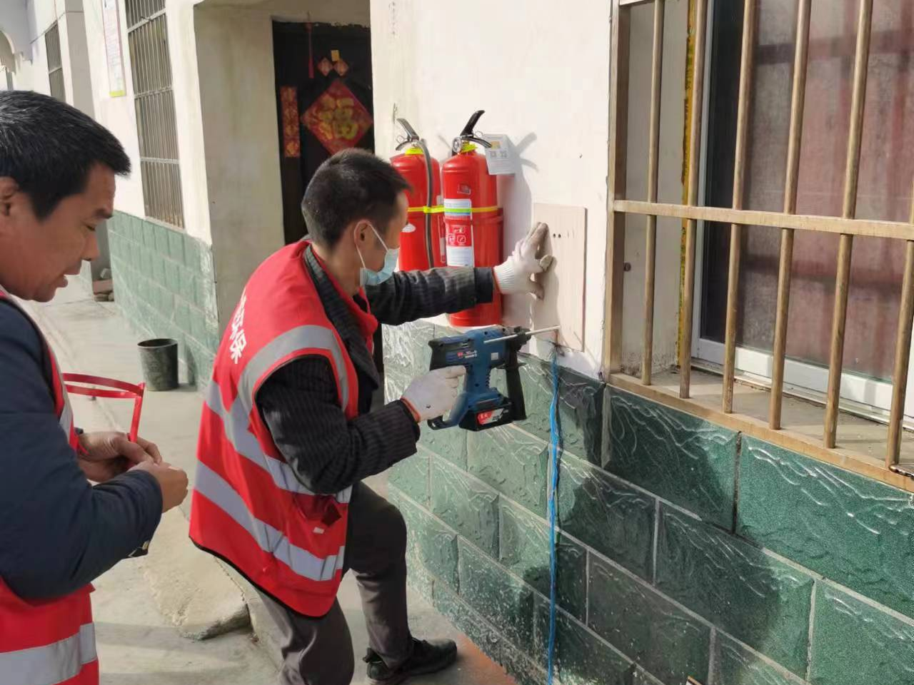 双台乡多措并举把好冬季防火关