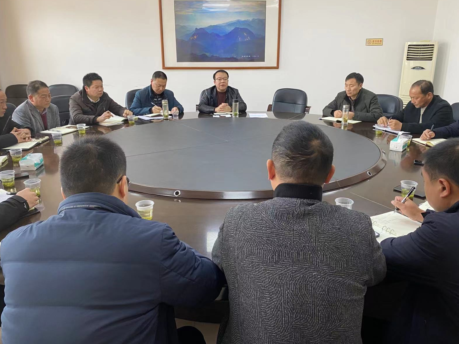 官渡镇召开烟叶产业发展座谈会