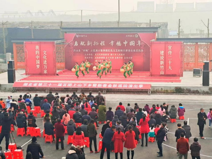 潘口乡：“村晚”开在家门口 邻里乡亲“嗨起来”