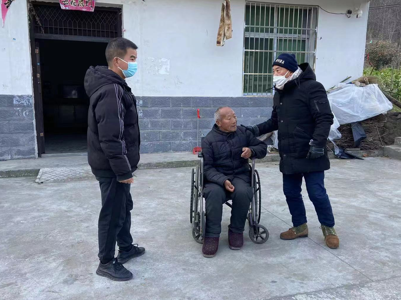 得胜镇：“敲门行动”暖民心 守护健康担使命