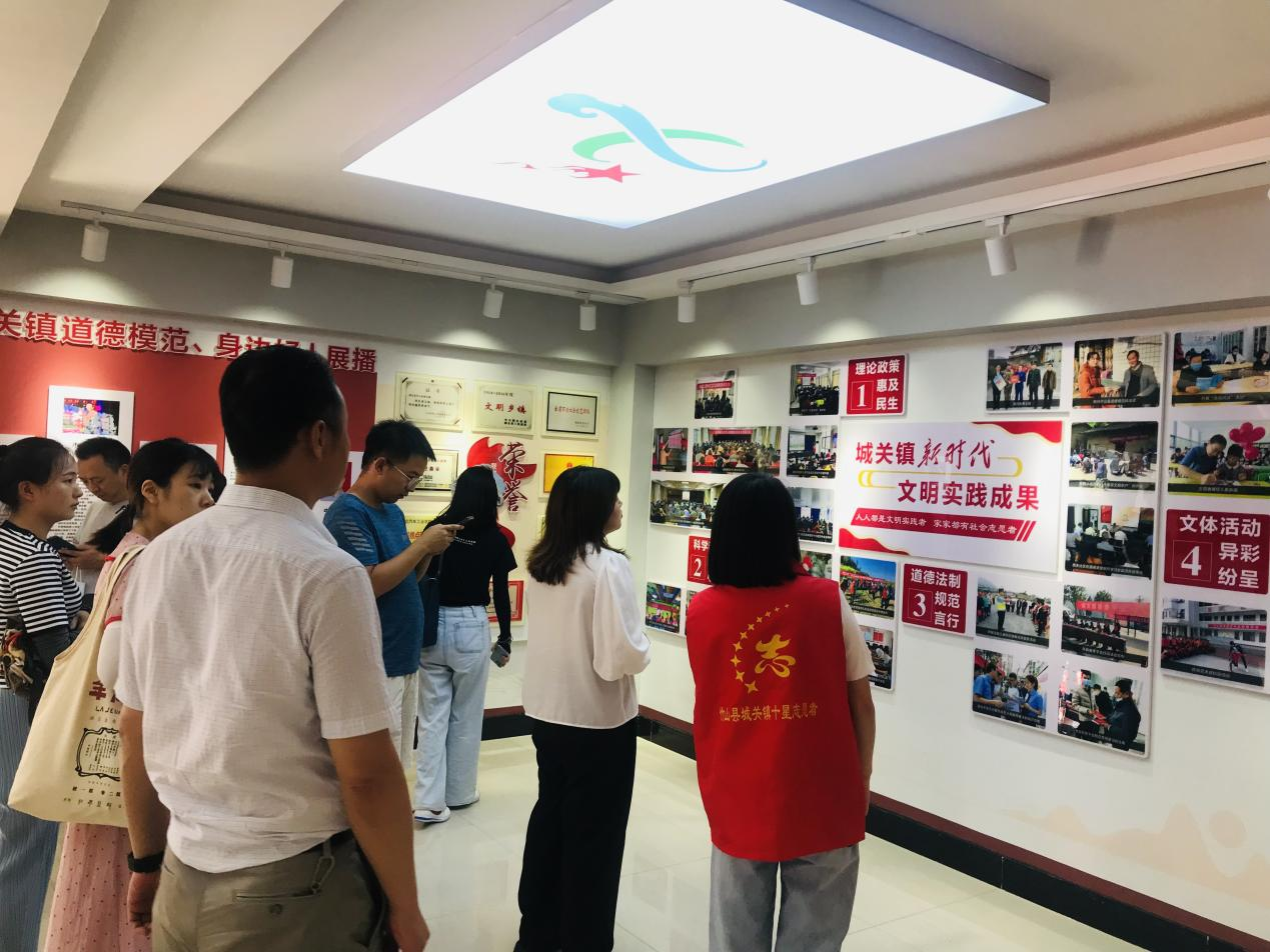 城关镇城西社区开展“学习道德模范  争做文明市民”宣传活动