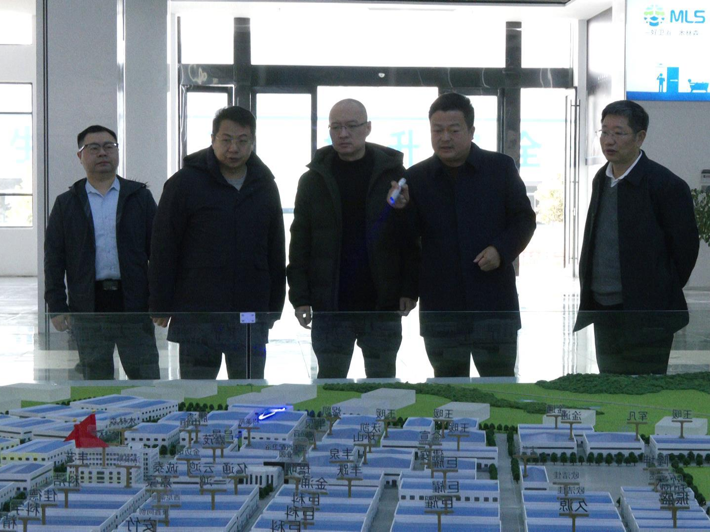 上海均和集团来我县考察项目