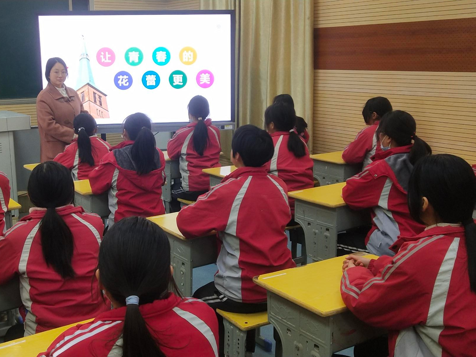 擂鼓中学开展青春期健康教育讲座