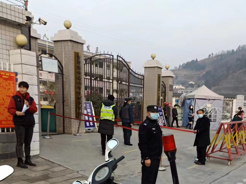 竹坪乡：共筑校园“安全墙”